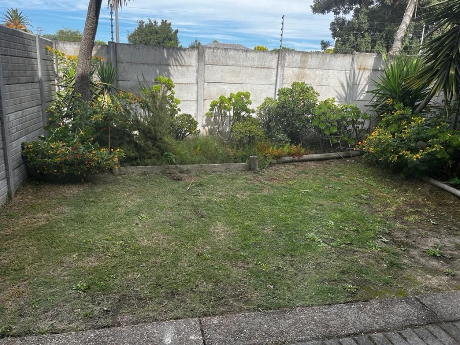 To Let 2 Bedroom Property for Rent in Oakglen Western Cape